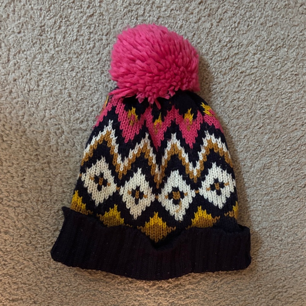 Old Navy Zigzag Knit Beanie with Pink Pom-Pom